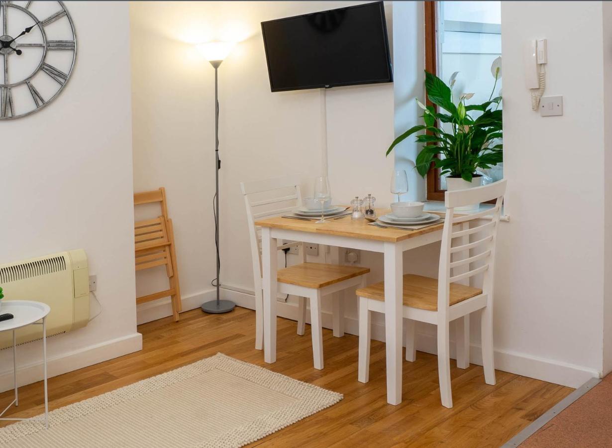 Vibrant City Centre - King Bed, Entire Apartment CBG Exteriör bild